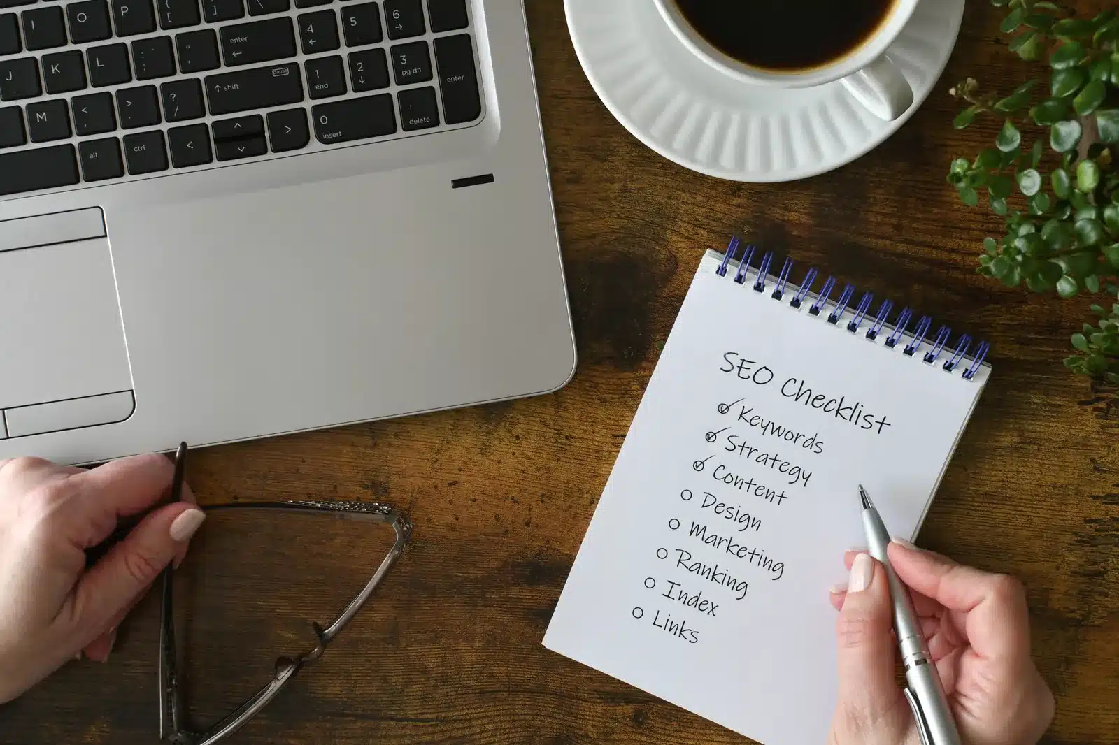 SEO content brief outlining target audience, search intent, supporting topics, internal links, evidence, and conversion goals